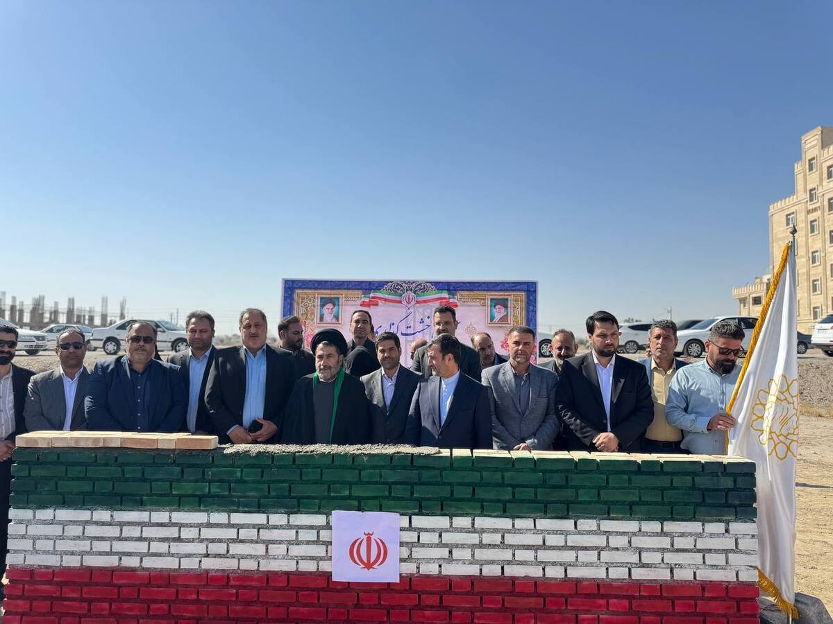 آیین خشت‌گذاری مدرسه ۱۵ کلاسه شهرداری حسن‌آباد با حضور فرماندار ویژه ری