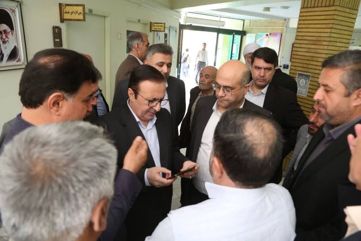 شنیدن بی‌واسطه صدای مردم در بازدید میدانی استاندار قزوین از جهاد کشاورزی 