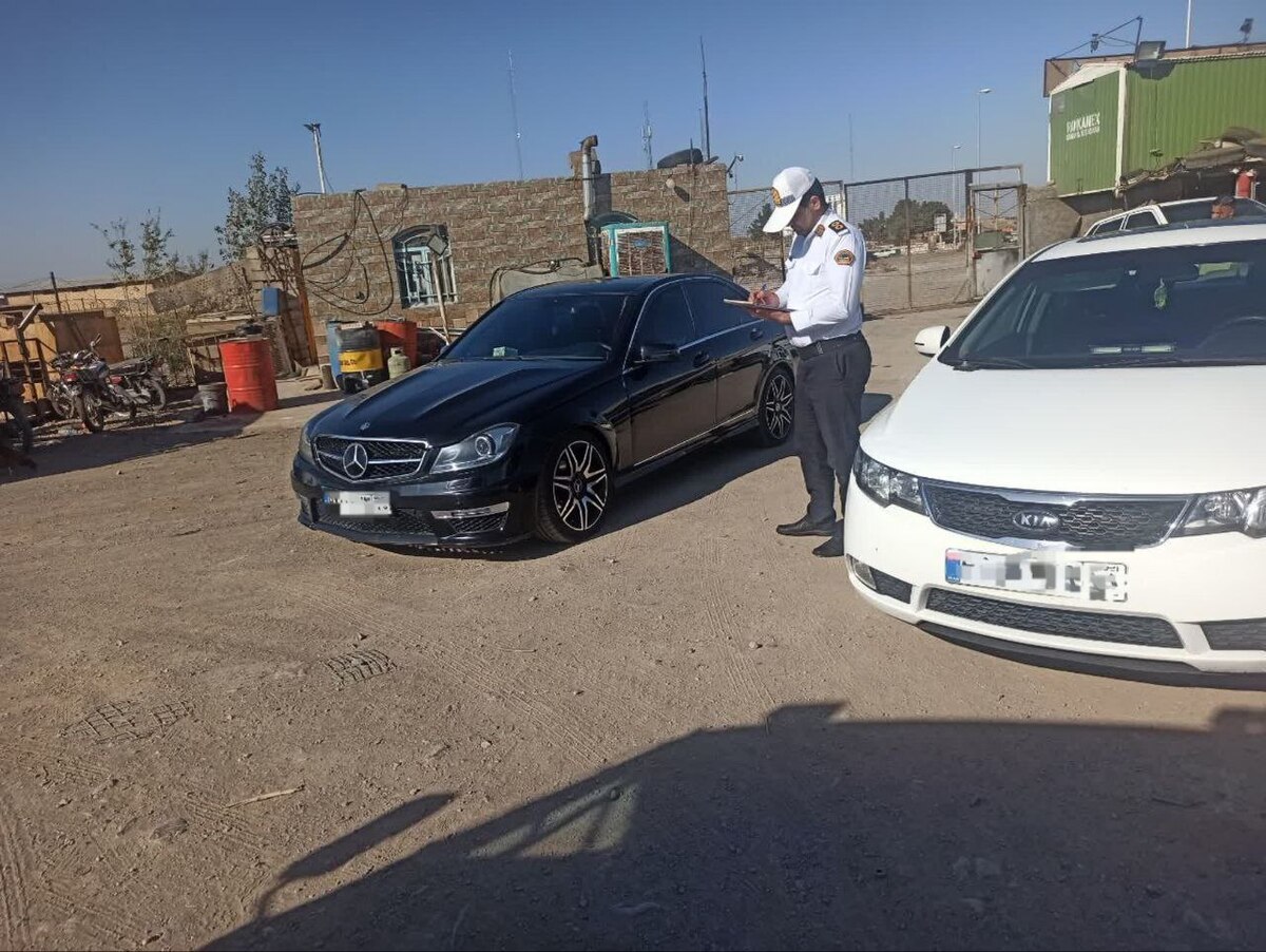 جنون رانندگی با سرعت ۱۸۰ کیلومتر با بنز در جاده قم دردسرساز شد