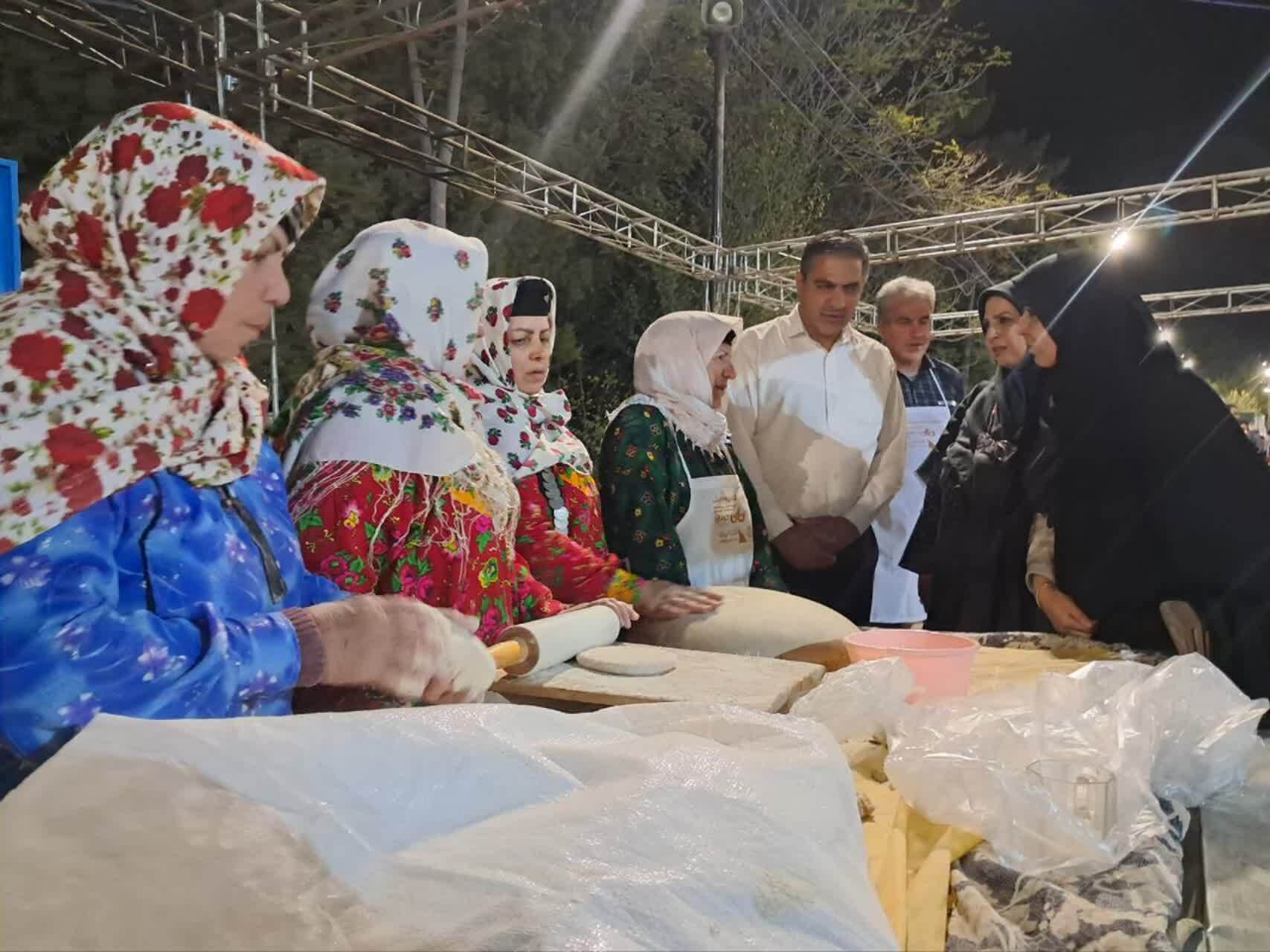 حضور نانوایان استان قزوین در جشنواره ملی نان محلی در استان کرمان