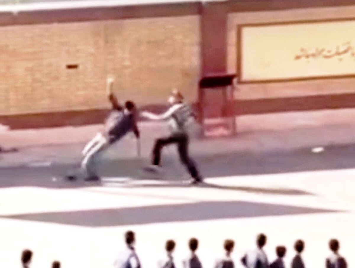 اخراج معلم و اقدامات قانونی در برابر تنبیه دانش آموز پرندی