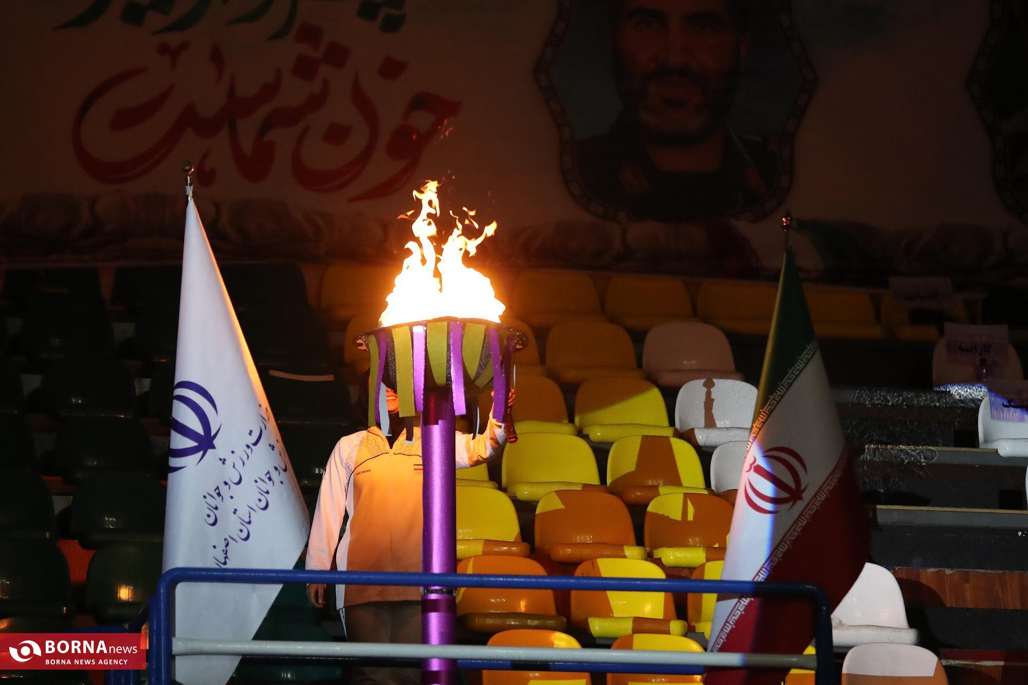 مشعل هفتمین المپیاد استعدادهای برتر دختران ایران در اصفهان روشن شد