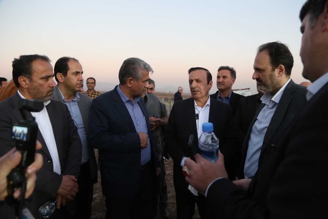 بازدید استاندار قزوین از پروژه احداث مخزن ۲۰ هزار مترمکعبی آب در مهرگان بازدید استاندار قزوین از پروژه احداث مخزن ۲۰ هزار مترمکعبی آب در مهرگان