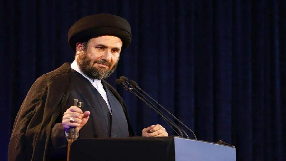 منحرف کردن دولت از مسیر پیشرفت از راهبردهای اساسی دشمنان است