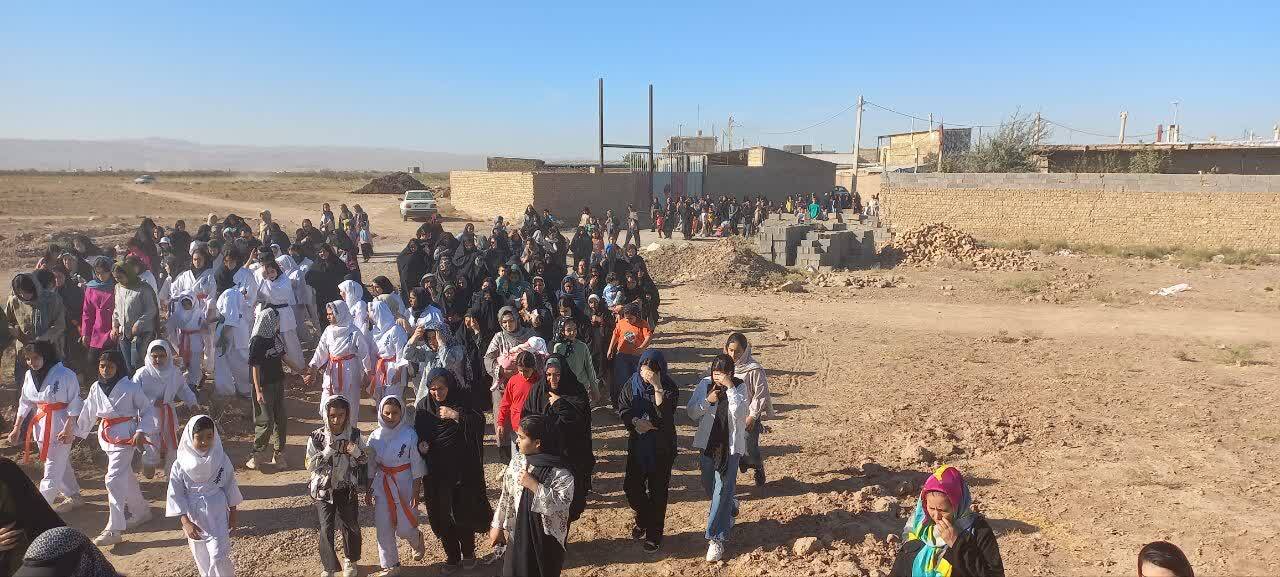 همایش بزرگ پیاده‌روی خانوادگی در روستای خونان برگزار شد