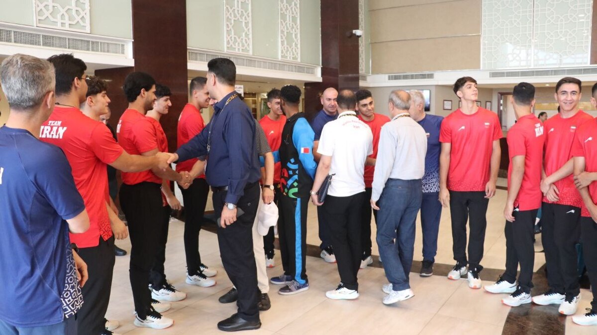 بازدید کادر سرپرستی کاروان اعزامی به بحرین از تیم‌های ملی هندبال و والیبال