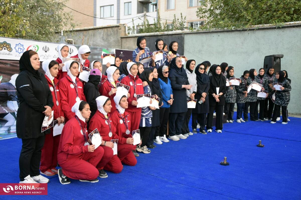 یزد قهرمان المپیاد استعدادهای برتر هاکی کشور