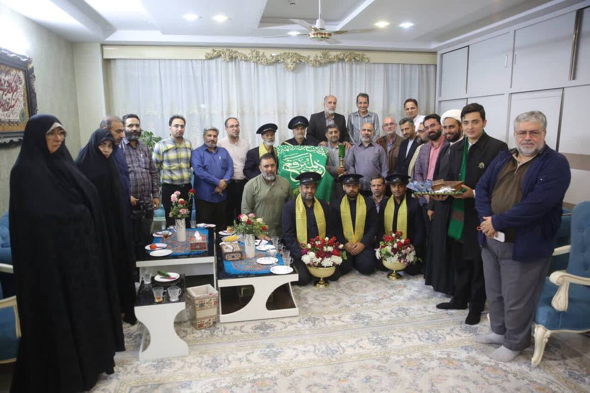 تجلیل اهالی رسانه قم از جانباز روشن دل ۷۰ درصد به مناسبت روز جهانی عصای سفید 