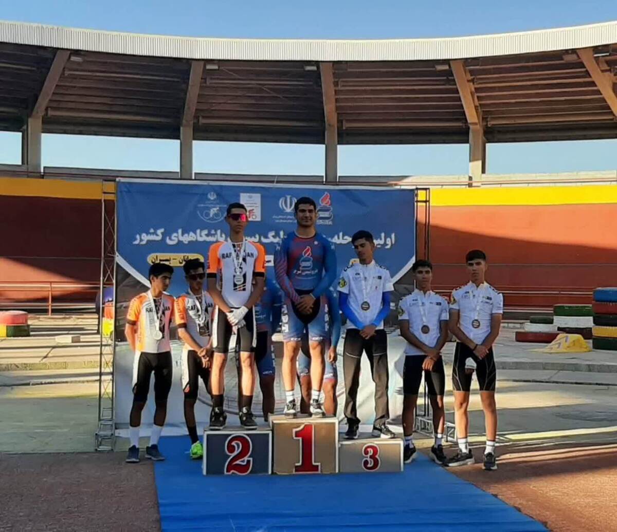 سکوی قهرمانی مسابقات مرحله اول لیگ پیست جوانان پسر در دستان رکابزنان تیم پتروشیمی تبریز