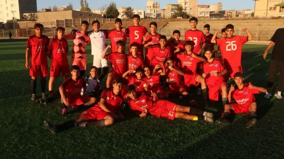 قهرمانی تیم فوتبال نونهالان شهرداری اردبیل در لیگ استان / صعود مقتدرانه به مسابقات مناطق کشور