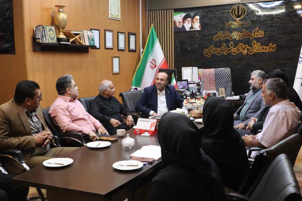 دیدار فرماندار ورامین با کارکنان اداره ورزش و جوانان دیدار فرماندار ورامین با کارکنان اداره ورزش و جوانان