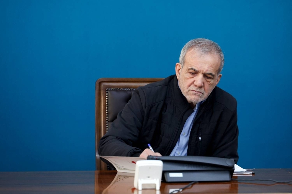 پزشکیان: سینماگران جوان کشور چشم‌انداز درخت پربار ایران فرهنگی را با اندیشه پویای خود ترسیم می‌کنند