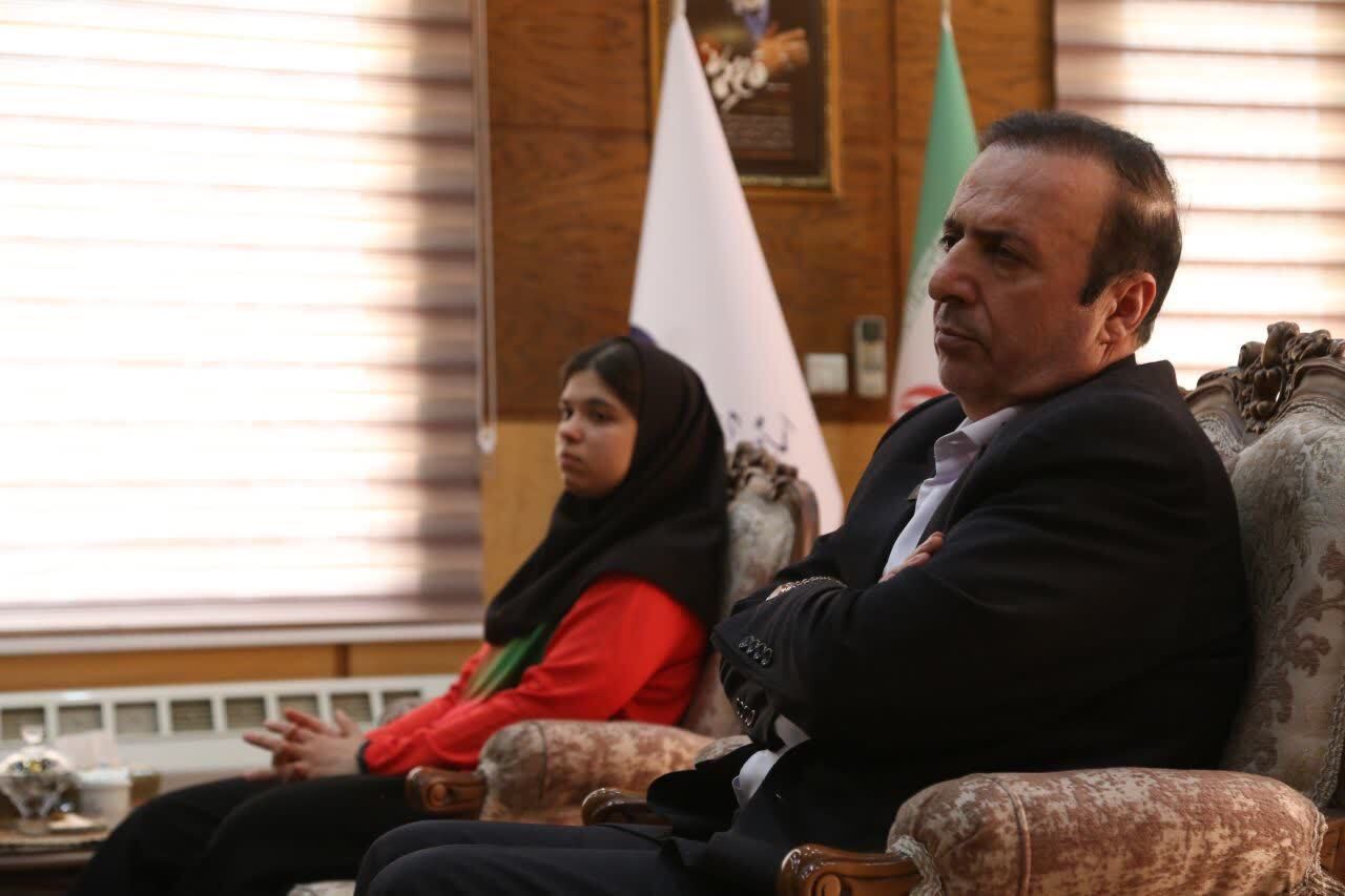 تجلیل از عطیه‌ سادات حسینی؛ اولین طلایی تاریخ پاراوزنه‌برداری بانوان ایران