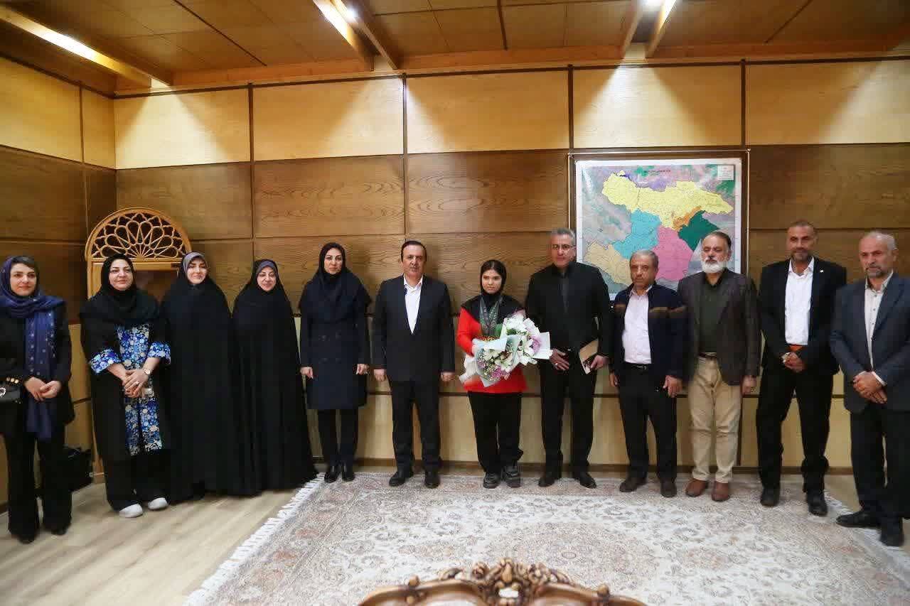 تجلیل از عطیه‌ سادات حسینی؛ اولین طلایی تاریخ پاراوزنه‌برداری بانوان ایران