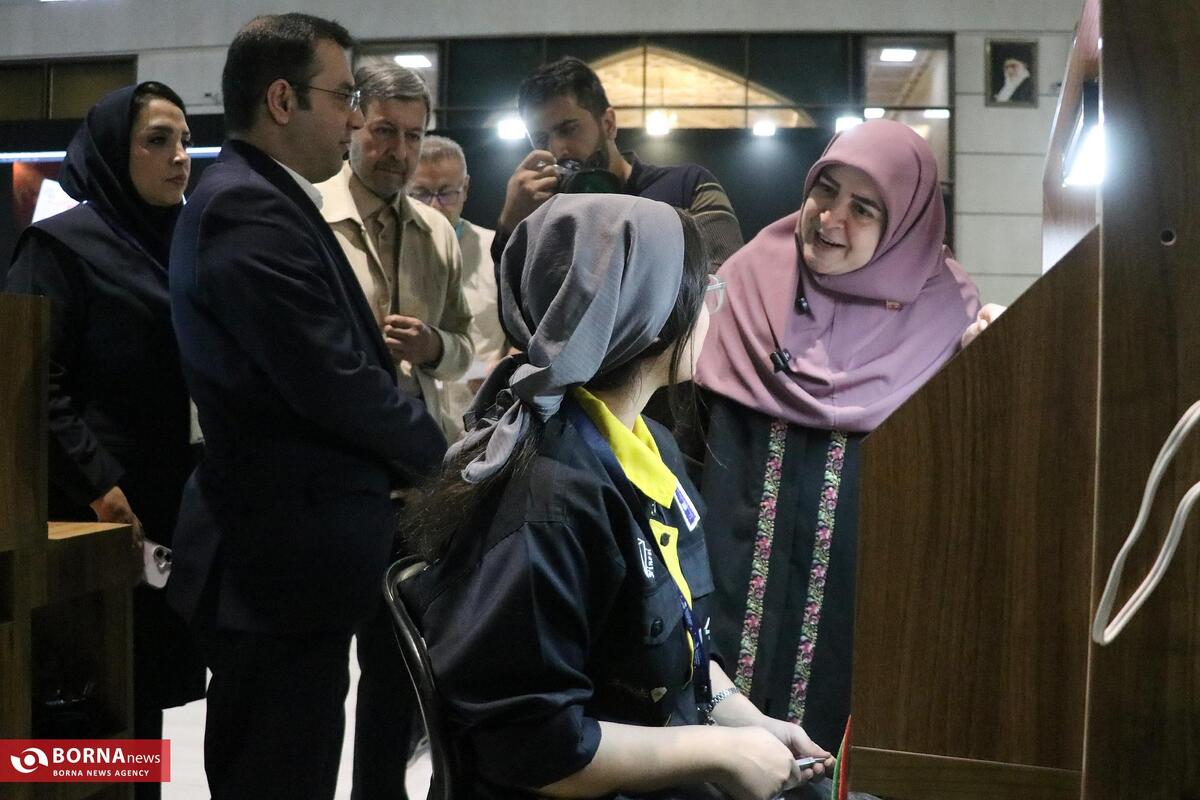 بازدید سخنگوی دولت از نمایشگاه ملی مهارت