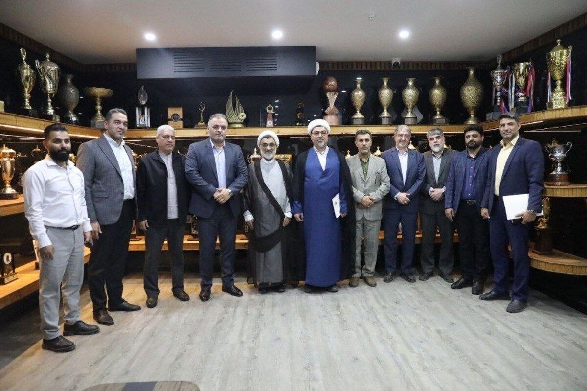 بازدید دبیر شورای عالی انقلاب فرهنگی از فدارسیون‌های بسکتبال و وزنه‌برداری