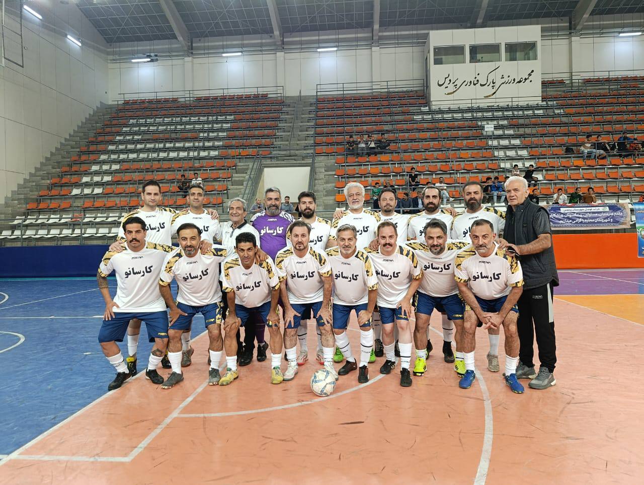 تقابل جذاب هنرمندان کشور با تیم منتخب فوتسال پردیس در هفته تربیت بدنی