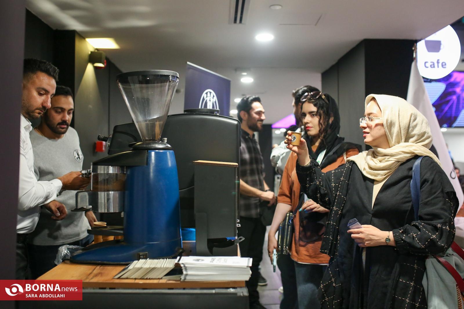 آغاز چهل‌ودومین جشنواره فیلم کوتاه تهران با پیام رئیس‌جمهور و حضور دانش‌آموزان