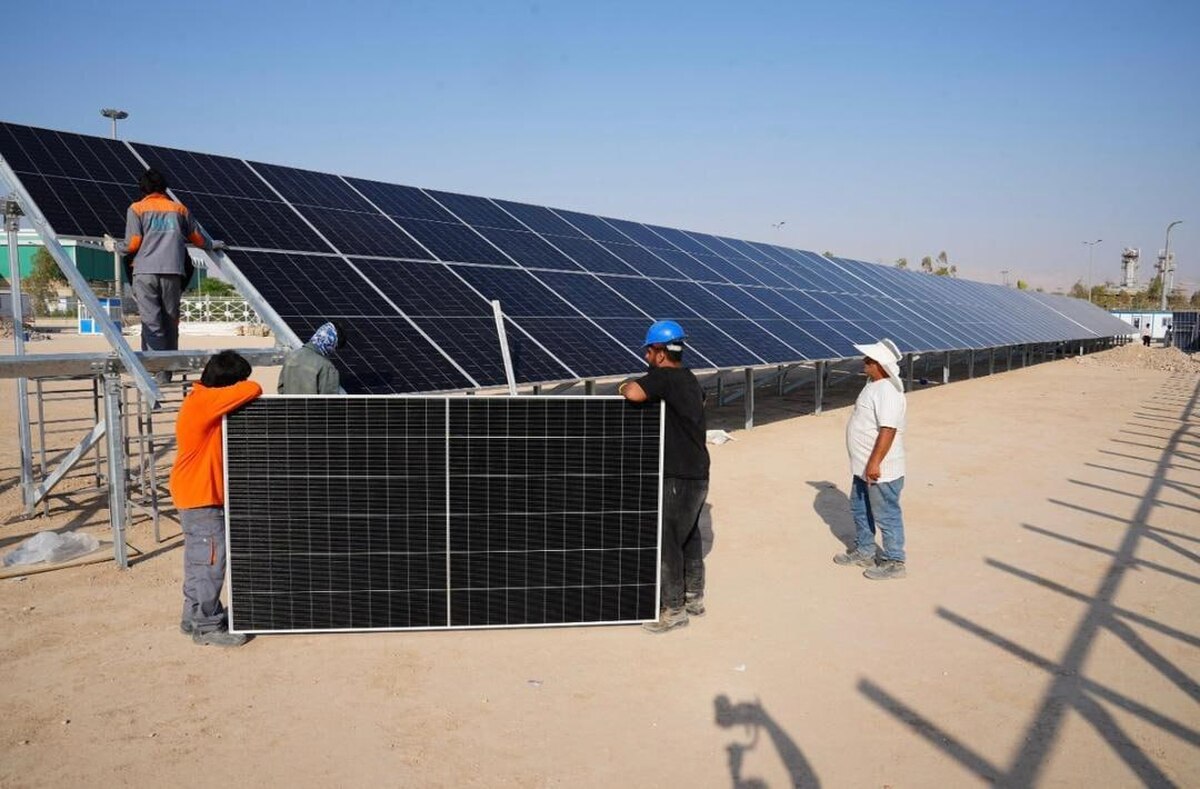 آغاز نصب پنل‌های خورشیدی در نیروگاه ۱۵.۲ مگاواتی شرکت پالایش گاز بیدبلند خلیج‌فارس