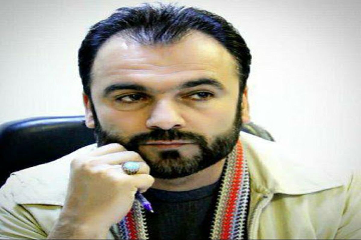 مثل ریشه در بلوط مثل شاخه روی نخل