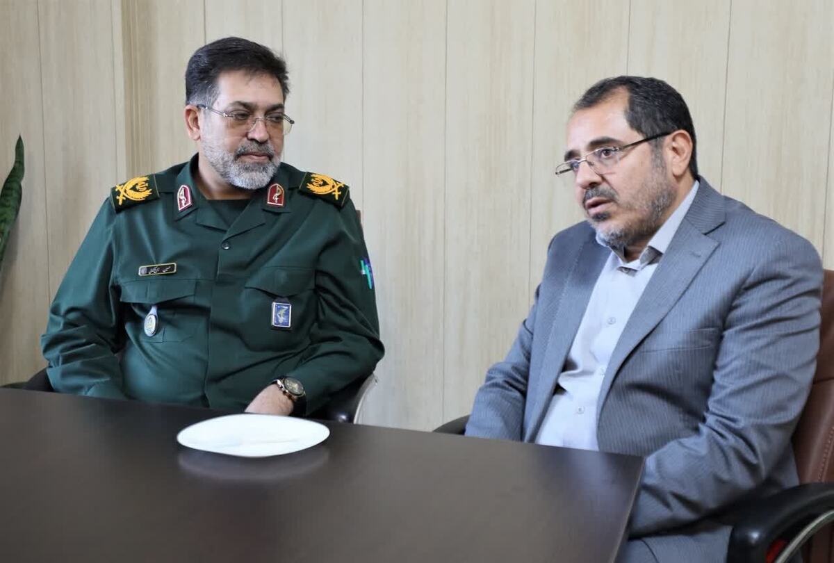 معلمان با بصیرت، ستون‌های تربیت نسل انقلابی‌اند