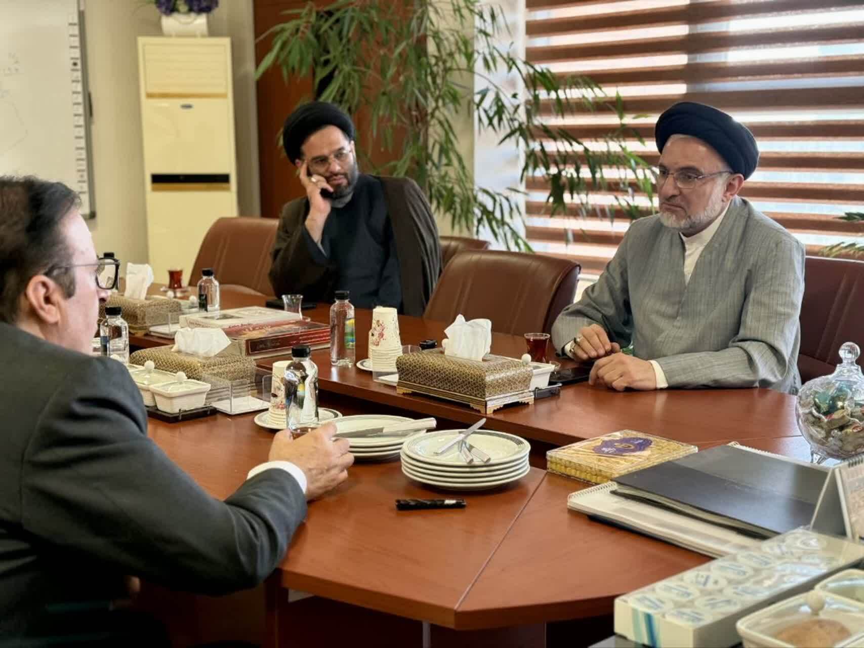 دیدار استاندار قزوین با رئیس سازمان اوقاف و امور خیریه کشور