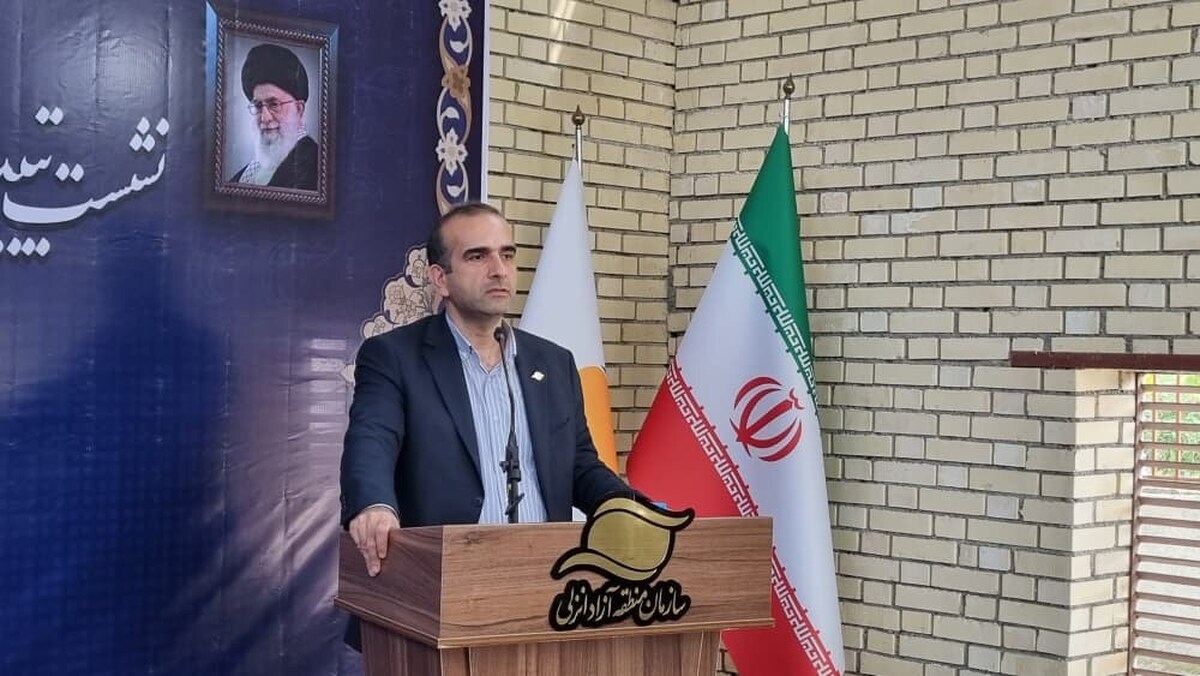 تشریح مزایا و برنامه‌های توسعه‌ای منطقه آزاد انزلی در جمع صنعتگران و فعالان اقتصادی شهرك صنعتی ضیابر