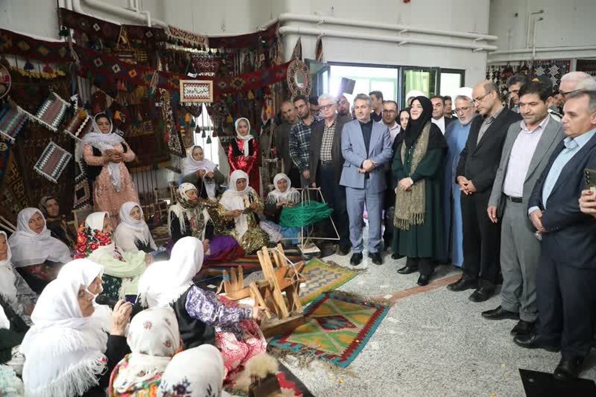پرونده ثبت جهانی شهر گلیم عنبران آماده شد / شبکه فروش گلیم عنبران در سراسر کشور راه‌اندازی می‌شود