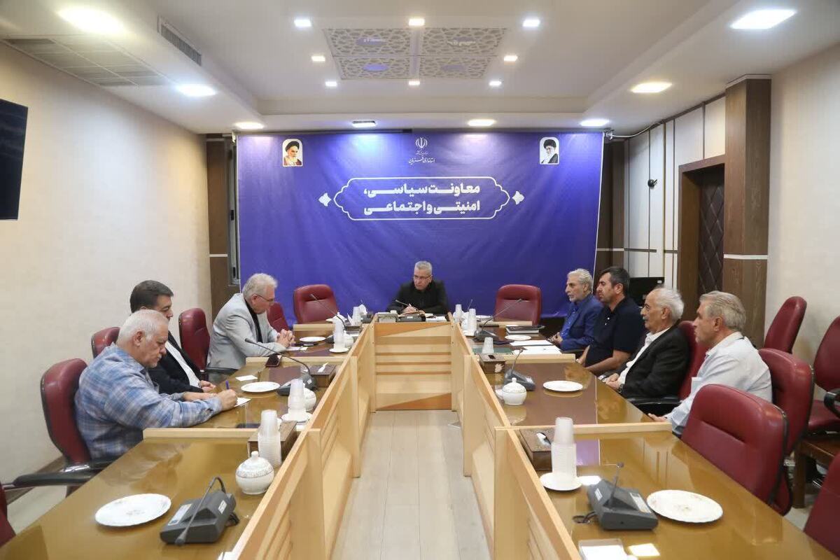 دیدار پیشکسوتان فوتبال قزوین با معاون سیاسی استانداری