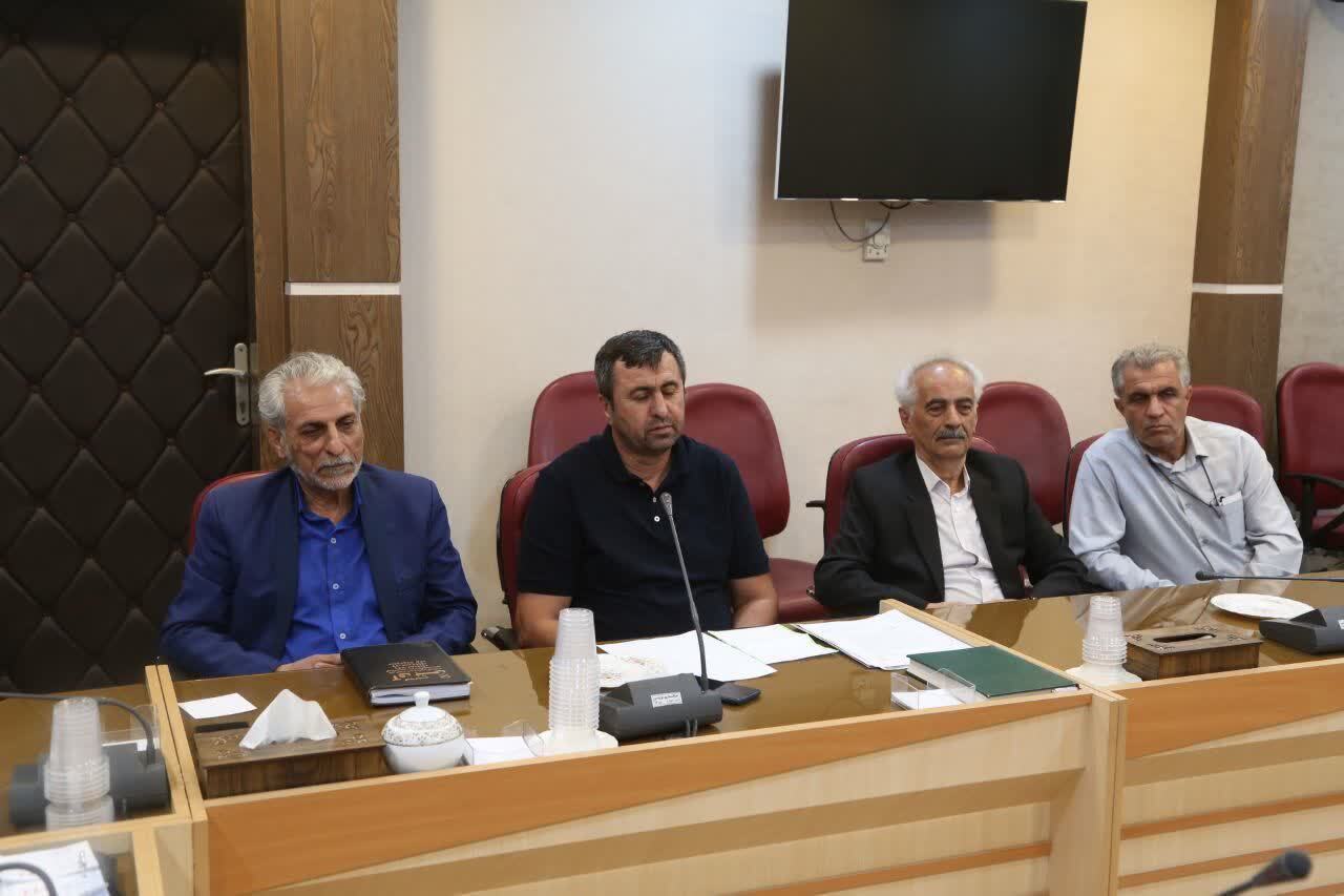 دیدار پیشکسوتان فوتبال قزوین با معاون سیاسی استانداری