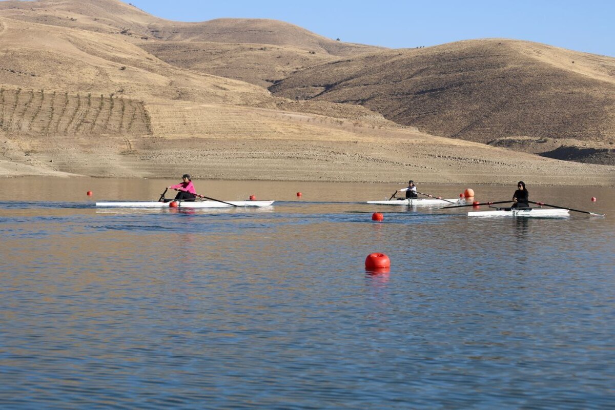 مسابقات روئینگ المپیاد استعدادهای برتر دختران؛ نفرات برتر ۱۰۰۰ متر گروه سنی ب مشخص شدند ، آذربایجان غربی قهرمان ، گیلان و مازندران دوم و سوم شدند