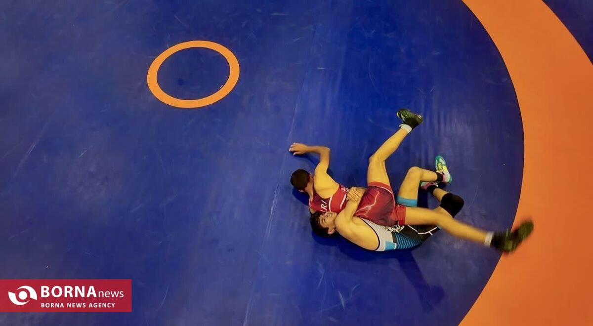 حال و هوای رقابت‌های کشتی المپیاد استعداد‌های برتر کشور در مشهد+عکس