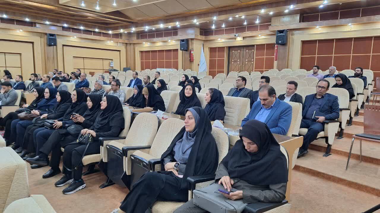 سرلوحه کار مدیران استان قزوین تعامل و خدمت بی منت به مردم است سرلوحه کار مدیران استان قزوین تعامل و خدمت بی منت به مردم است