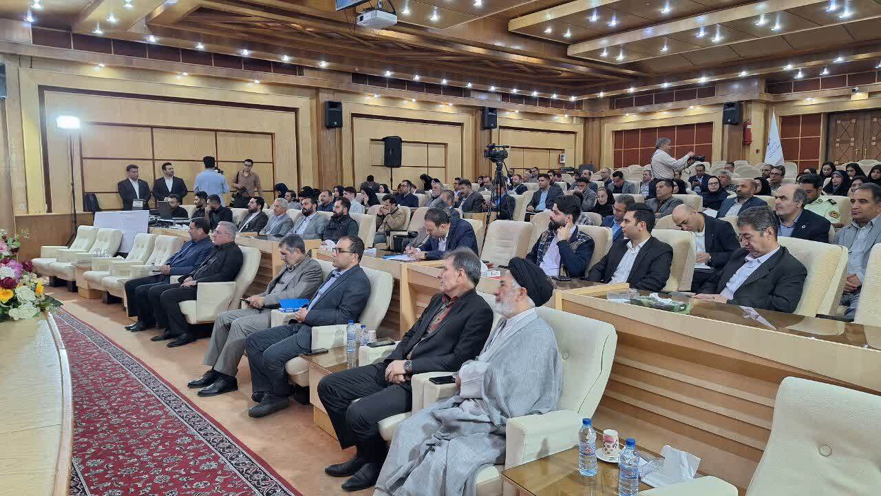 سرلوحه کار مدیران استان قزوین تعامل و خدمت بی منت به مردم است سرلوحه کار مدیران استان قزوین تعامل و خدمت بی منت به مردم است