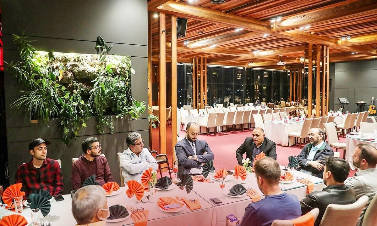 نشست هم‌اندیشی باشگاه ابومسلم ثامن با مدیران و دبیران ورزشی رسانه‌های خراسان رضوی برگزار شد