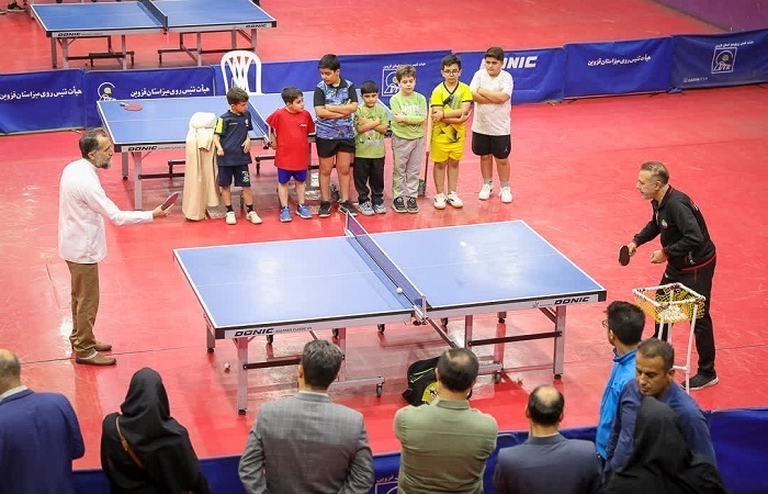 حضور امام جمعه قزوین در سالن های ورزشی و دیدار با ورزشکاران و روسای هیئت های ورزشی 