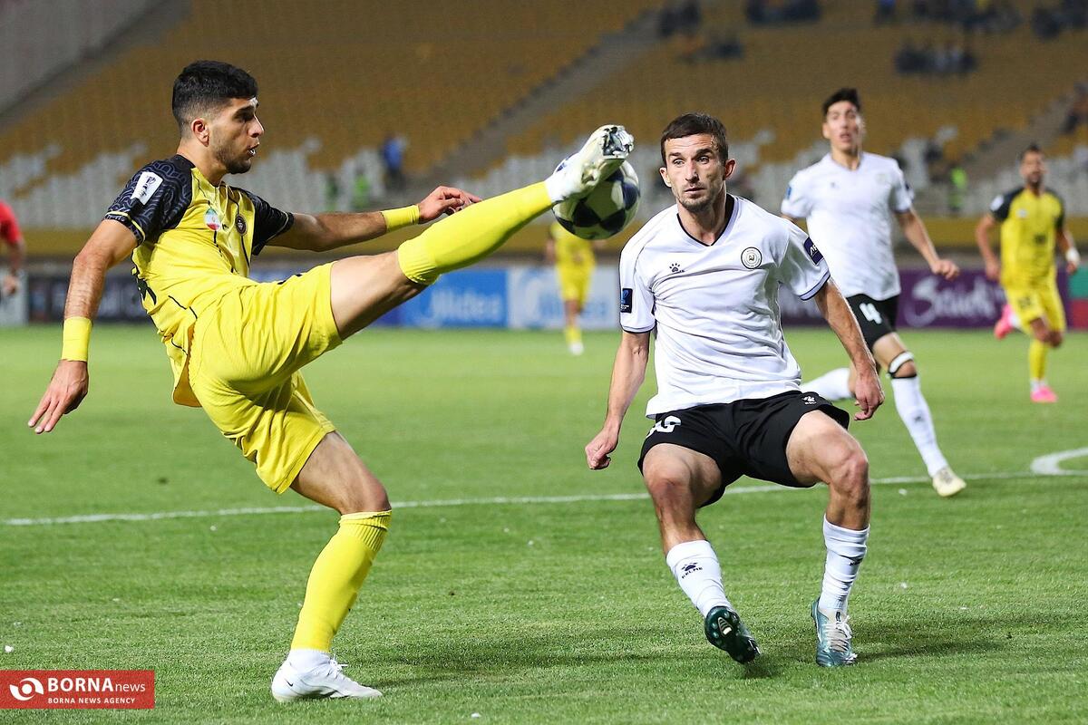 دیدار تیم های فوتبال سپاهان ایران - آخال ترکمنستان