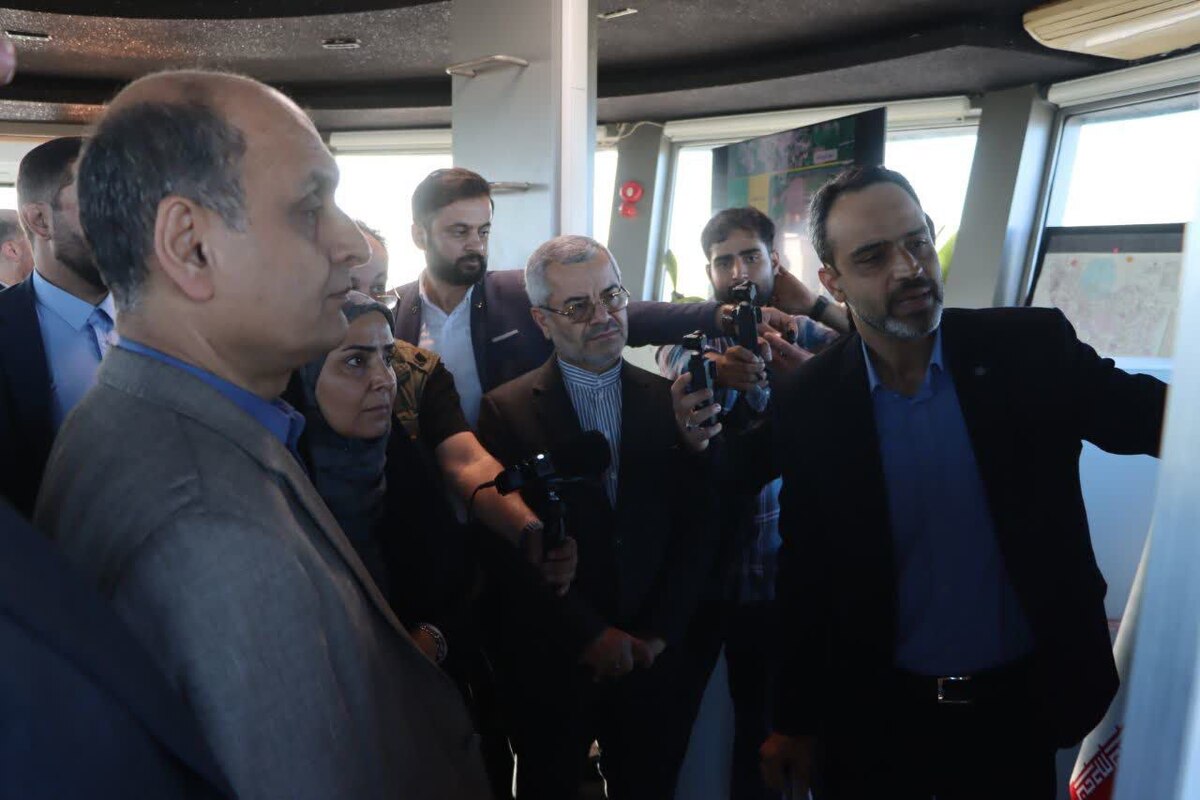 بازدید وزیر راه و شهرسازی از طرح توسعه و استانداردسازی باند فرودگاه رشت
