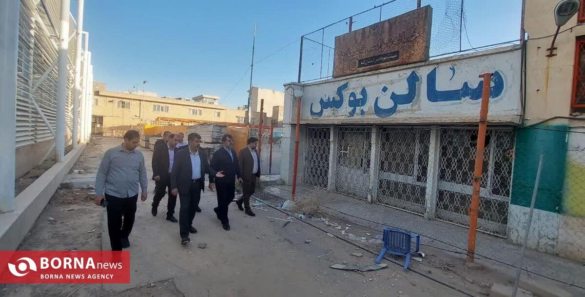 بازدید میدانی استاندار قم از ورزشگاه تختی