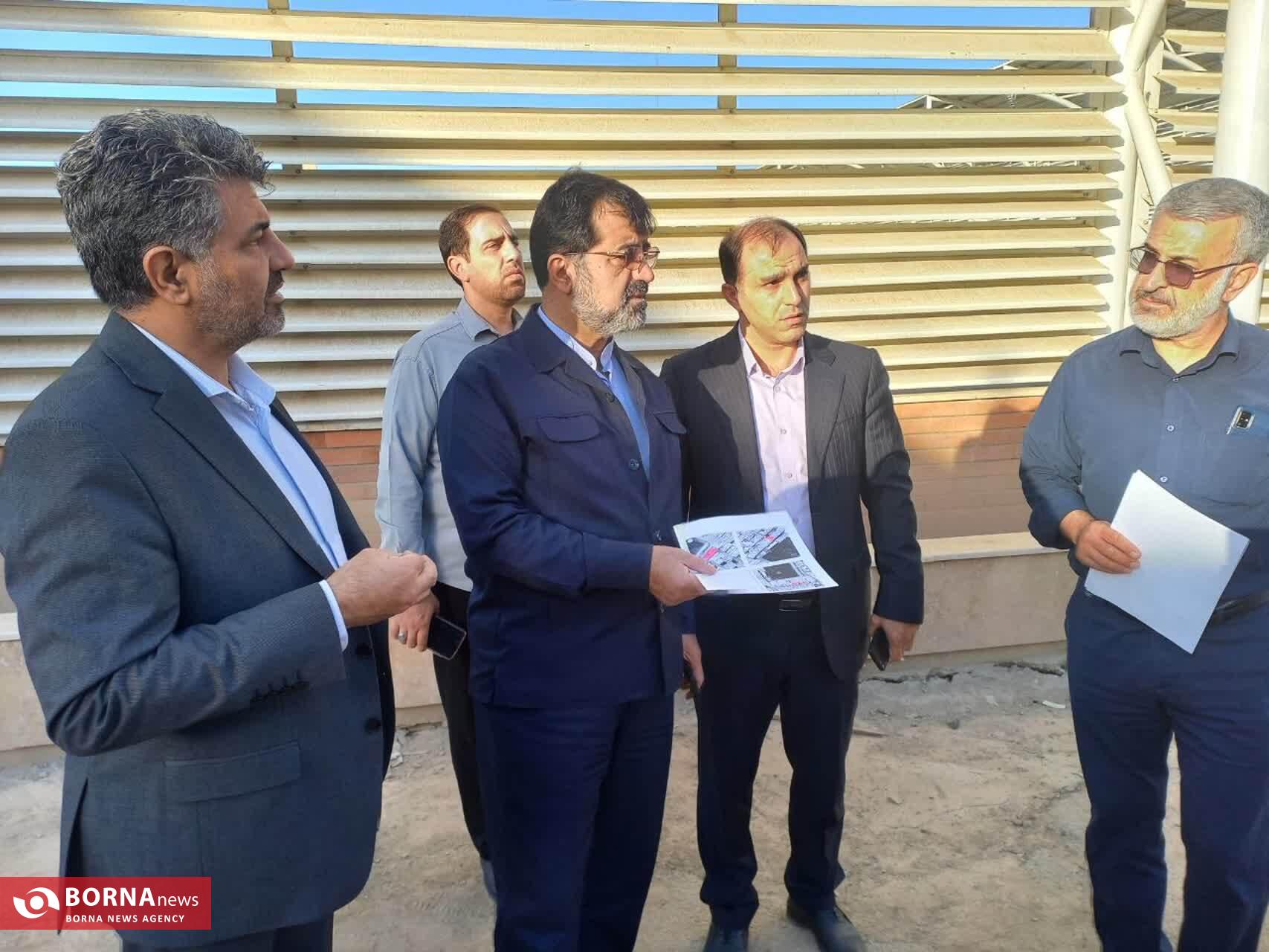 بازدید میدانی استاندار قم از ورزشگاه تختی