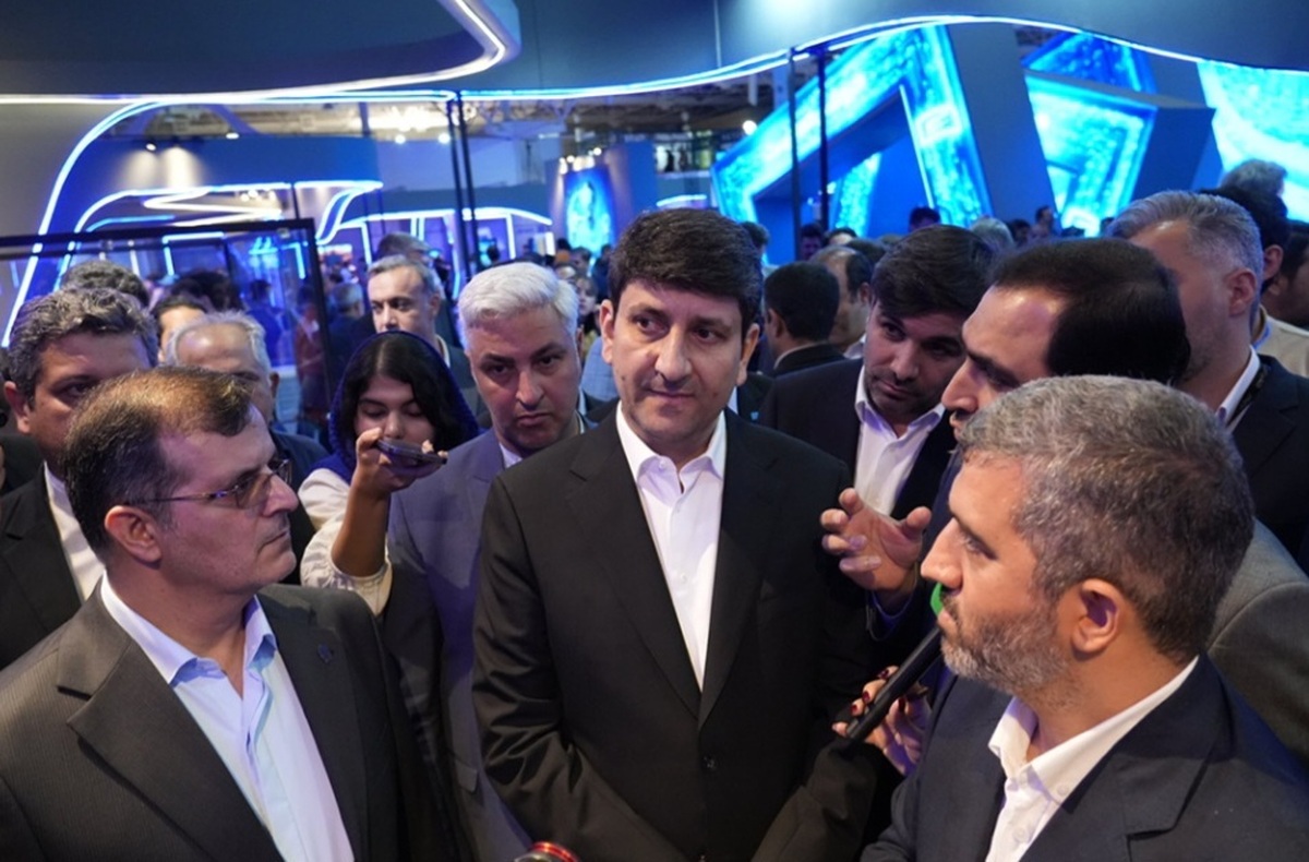 فعال‌سازی رسمی نخستین eSIM همراه اول؛ بیش از نیم میلیون نفر در صف استفاده