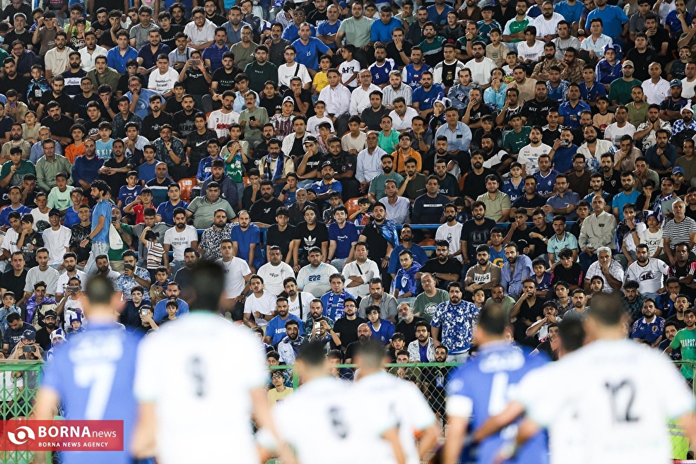 وفاداری روی سکوها