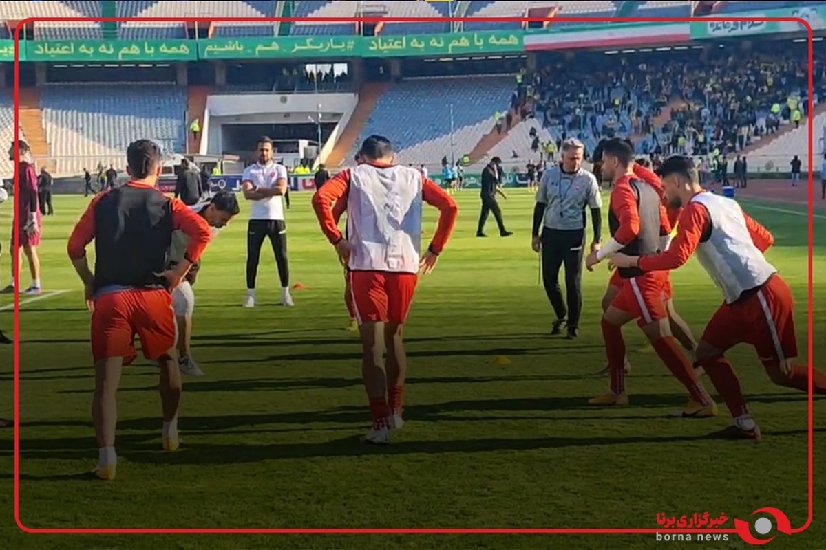 گرم کردن بازیکنان پرسپولیس برای بازی با ملوان