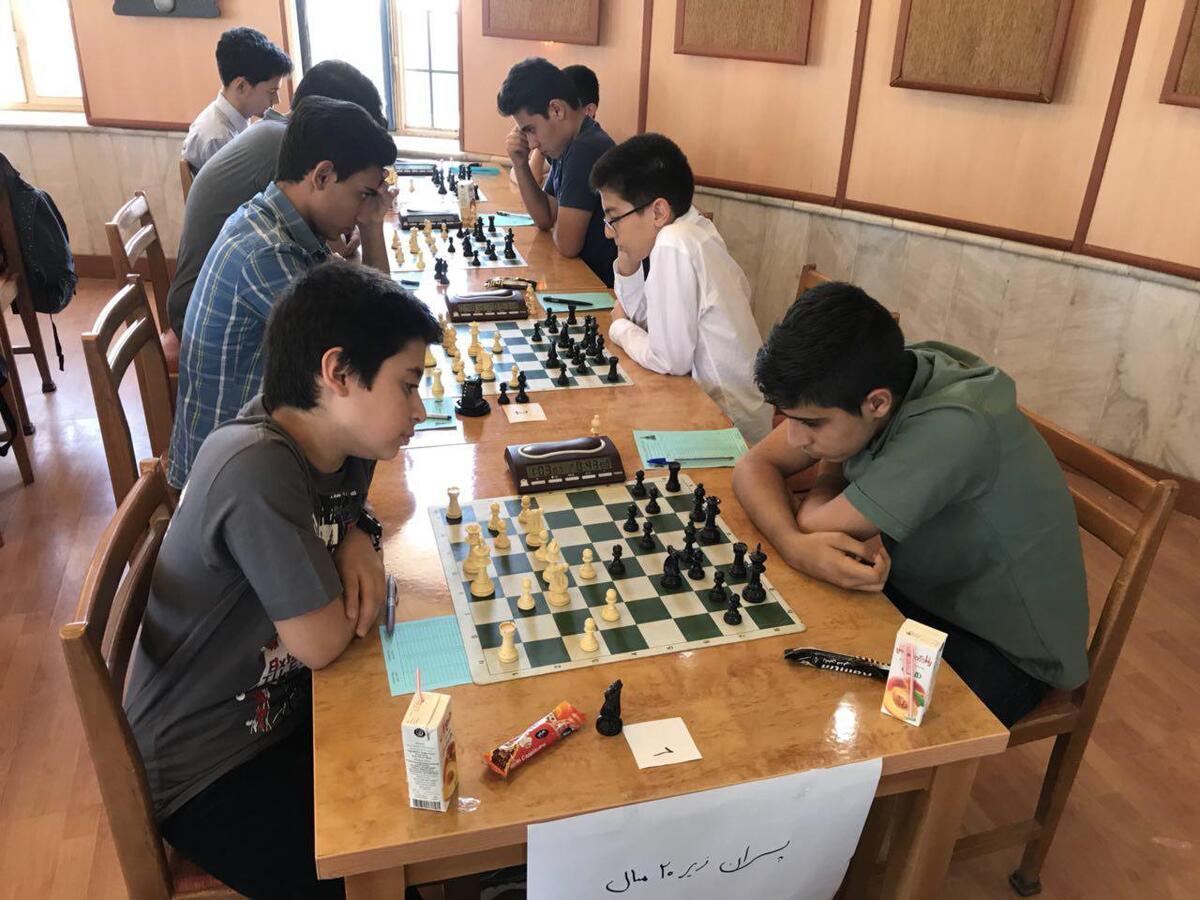 برگزاری مسابقات شطرنج به مناسبت هفته تربیت بدنی در گرگان