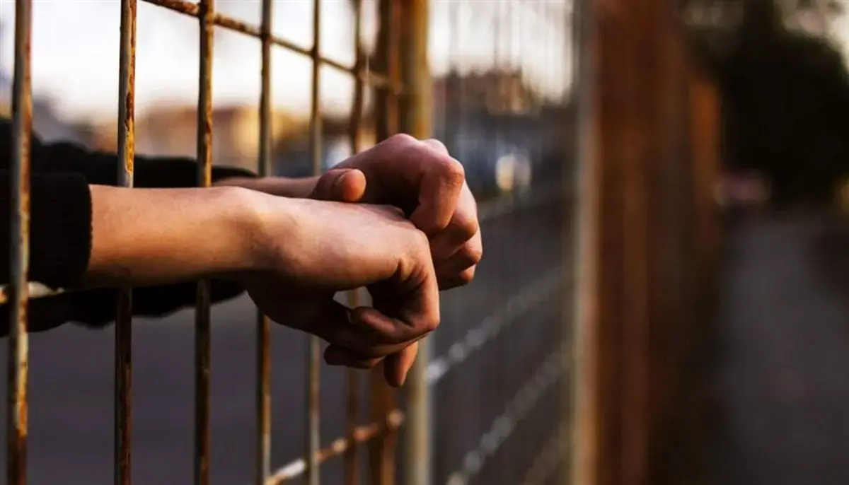 همت خبرنگار اردبیلی و مهربانی مردم، جوان بدهکار مالی را از زندان آزاد کرد