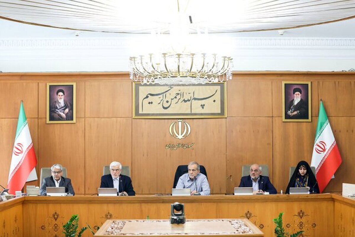 پزشکیان: تلاش دولت ارائه بودجه بدون کسری به مجلس است