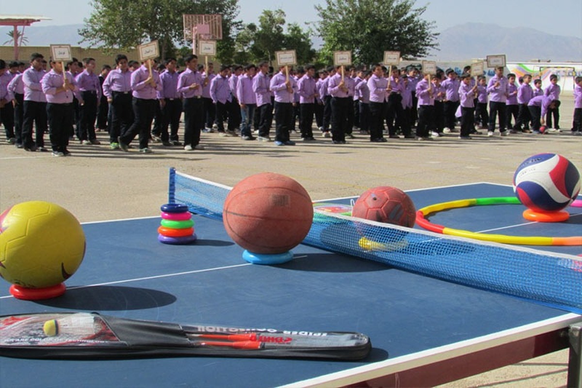 ارسال ۱.۵ میلیون قلم تجهیزات ورزشی و بهداشتی به ۶۴ هزار مدرسه کشور/  فعال‌سازی رشته‌های کانونی ورزشی در مدارس با مشارکت فدراسیون‌ها