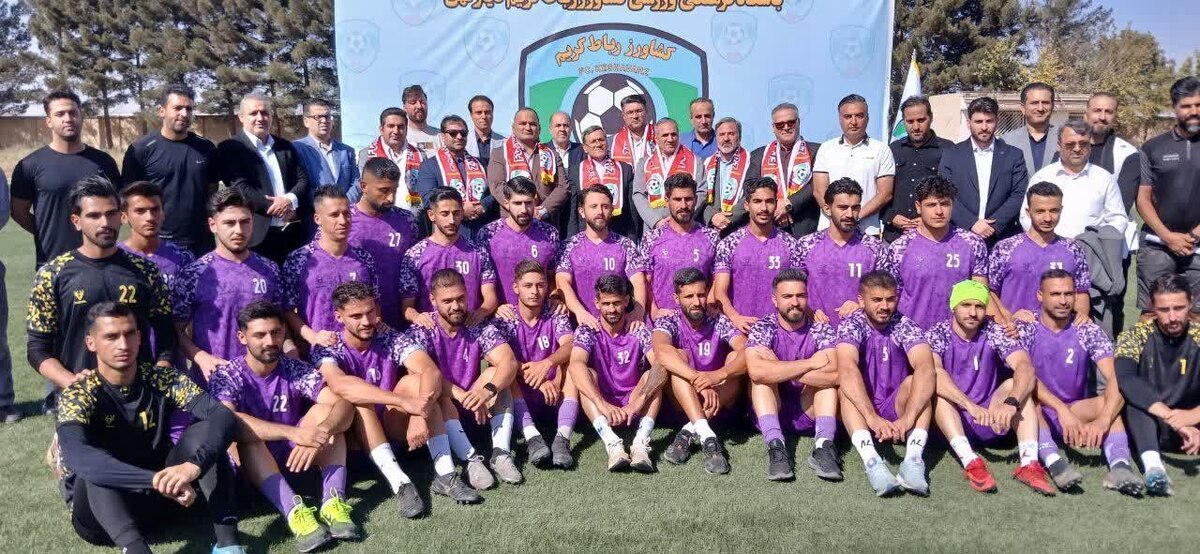 تیم فوتبال کشاورز رباط کریم با قدرت به میدان آمد