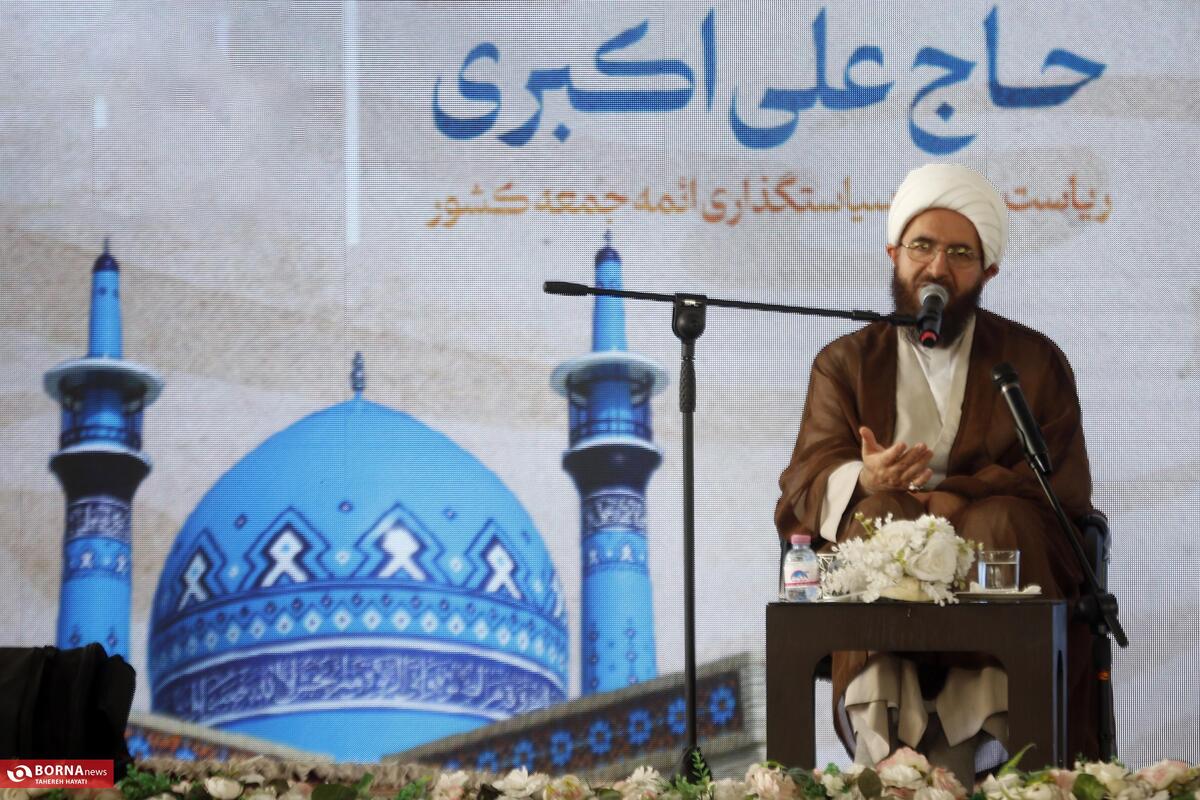 مسجد، قطعاً باید پایدار و فعال باقی بماند / بازگشت به مسجد، مورد تفاهم نخبگان کشور و بسیار ارزشمند است