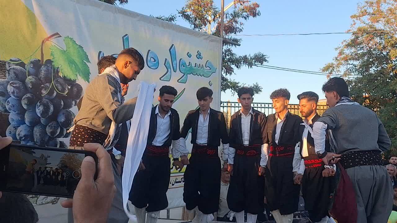 راه اندازی بازارچه دائمی محصولات کشاورزی و صنایع دستی در تاکستان ضروری است